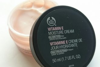 The Body Shop Vitamin E Moisture Cream review and giveaway