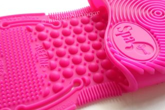 Sigma Spa Express Brush Cleaning Glove Review