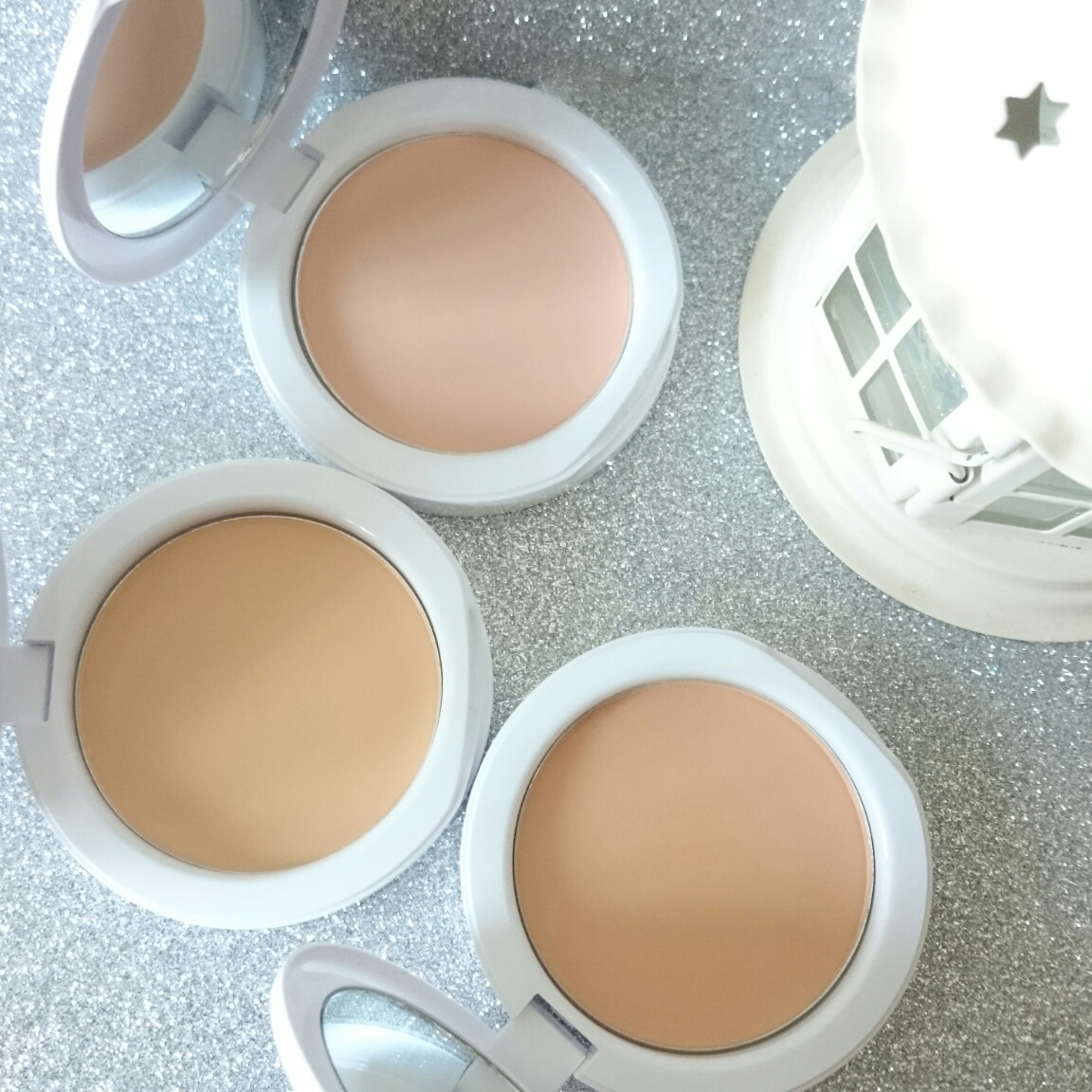 Maybelline White Super Fresh Compact Powder review and swatches