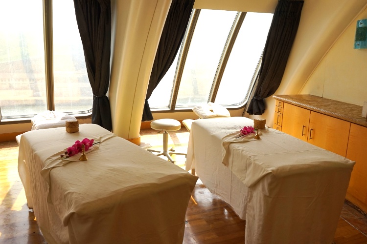 Couple's spa room on Jalesh Cruises Karnika